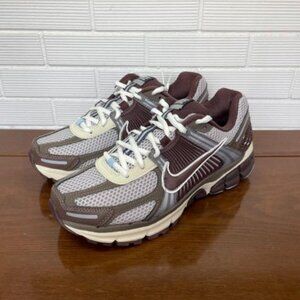 Nike Zoom Vomero 5Earth Fossil